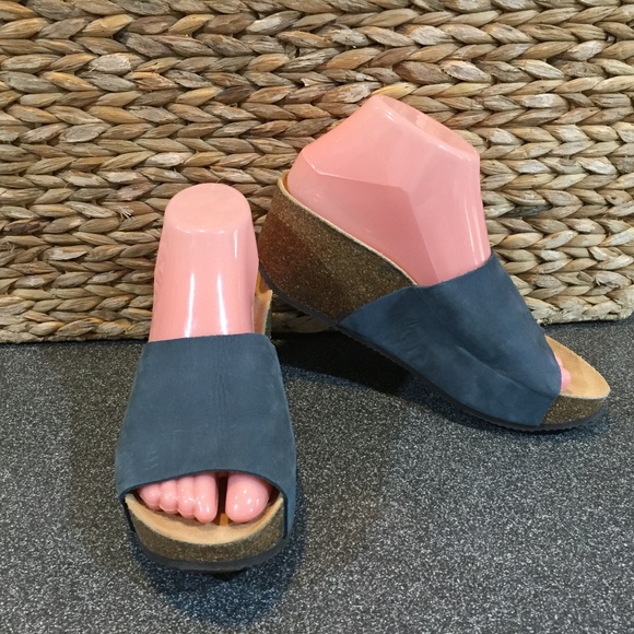 Women's Blue Platform Sandals - Picture 1 of 14